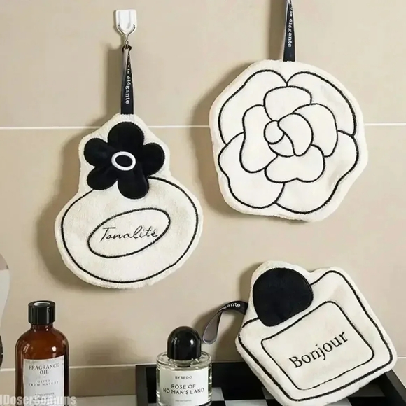 🆕️ Set of 3 Black and White Hanging Hand or Face Towels Chic Classy Bonjour - Picture 1 of 6